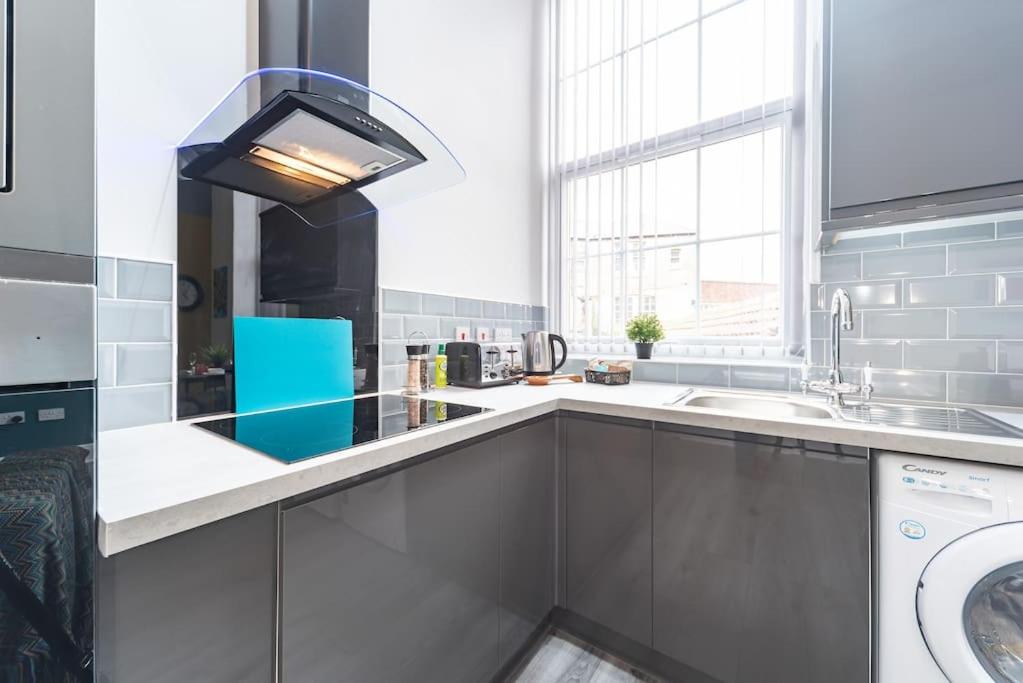 Jesouth 1 BedRM Exquisite Suite Dazzling Chic City Centre - Housity