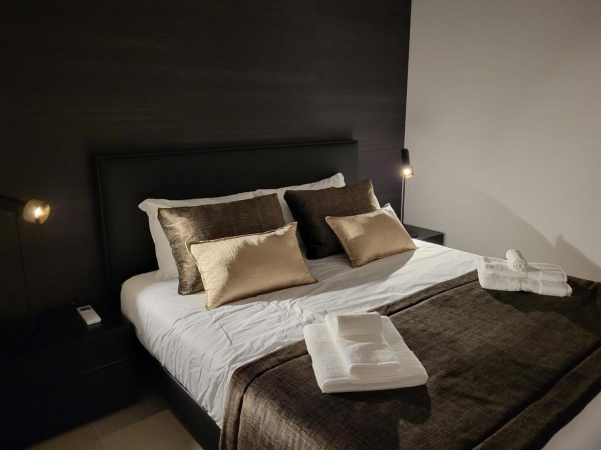 Suitetrails - Villa Silver Coast luxe apartment with 3 bedrooms, 2 bathrooms and a beautiful view on the swimmingpool in a cosy Coastvillage between the famous surfplaces Peniche and Nazare