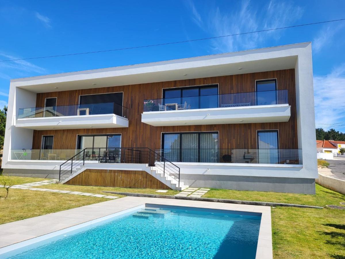 Suitetrails - Villa Silver Coast luxe apartment with 3 bedrooms, 2 bathrooms and a beautiful view on the swimmingpool in a cosy Coastvillage between the famous surfplaces Peniche and Nazare