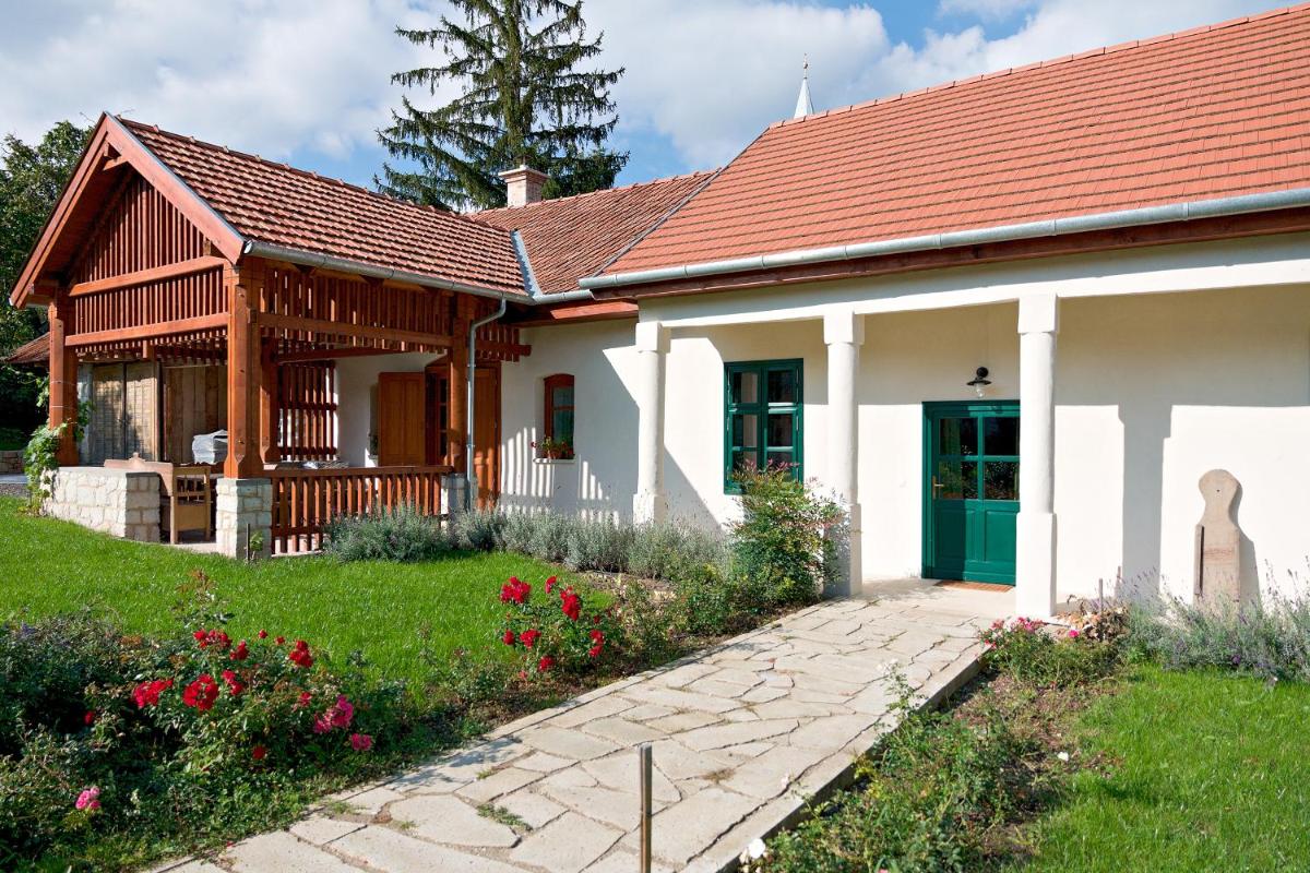 Barta Pince Vendégház Mád - Housity