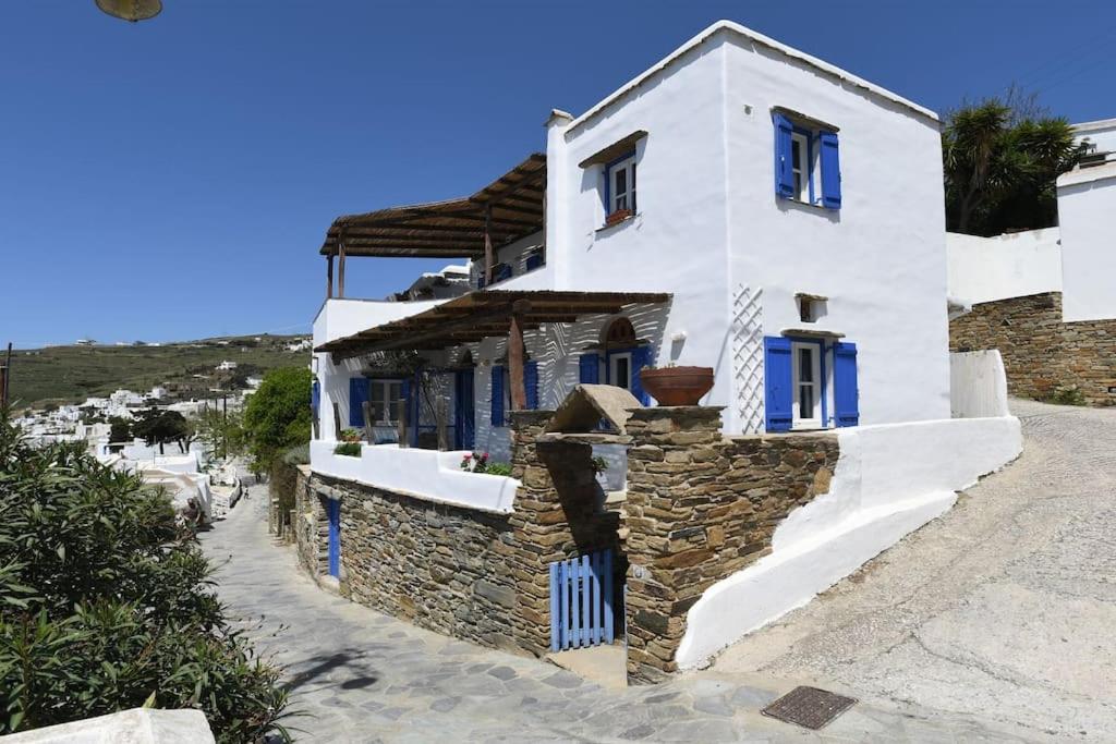 Evilion traditional house - Housity