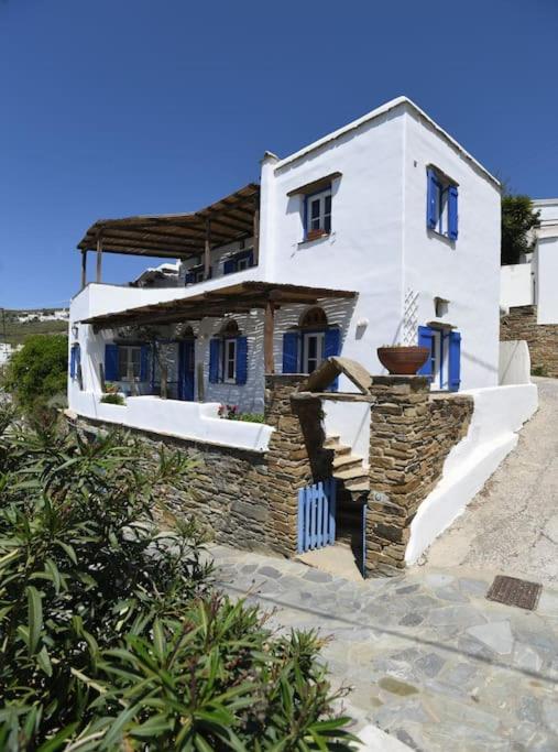 Evilion traditional house - Housity