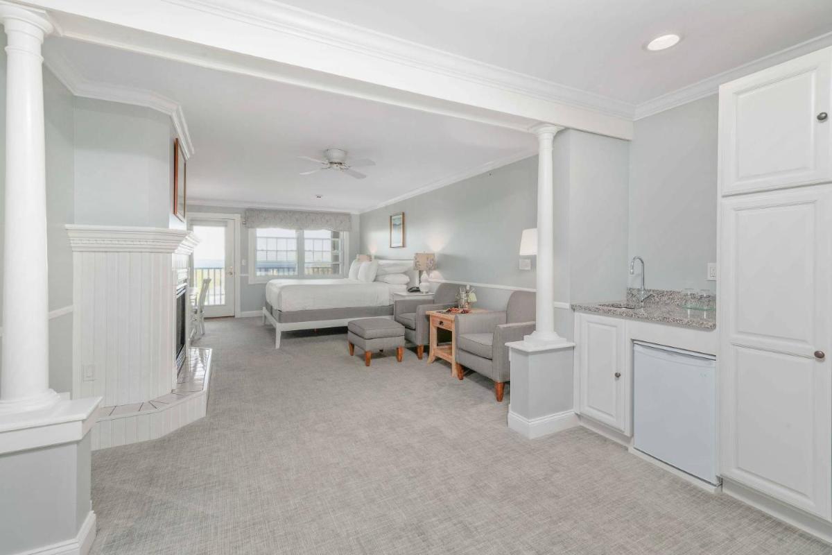 The Inn at Ocean's Edge - Housity