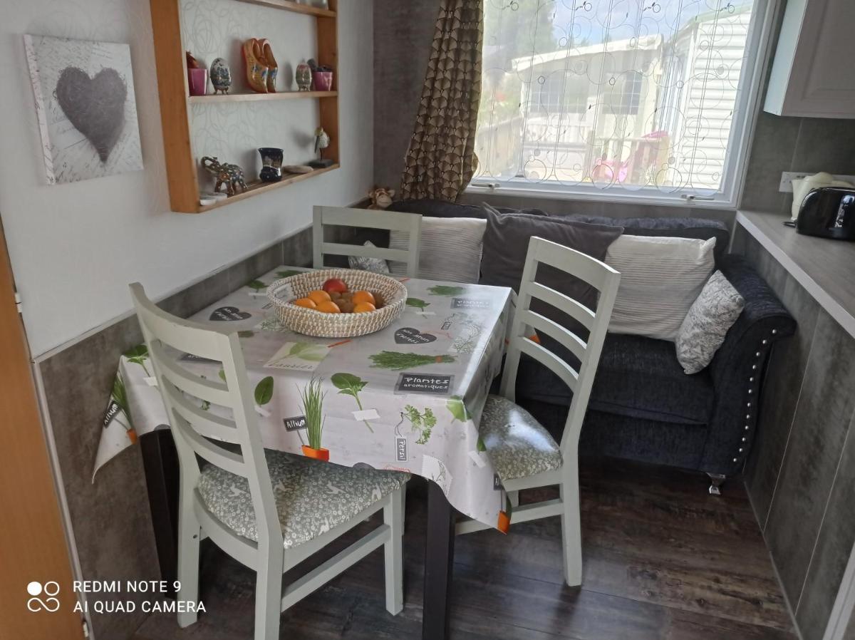 Loue mobil home sur camping avec piscine - Housity