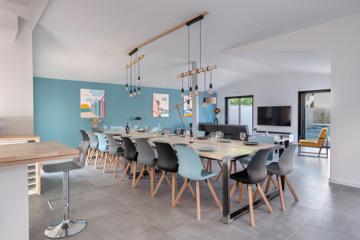 Villa moderne avec piscine pour 15 personnes ! - Housity