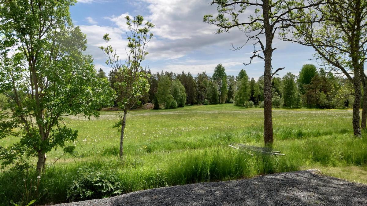 Husvagn i lantlig miljö Roslagen - Housity