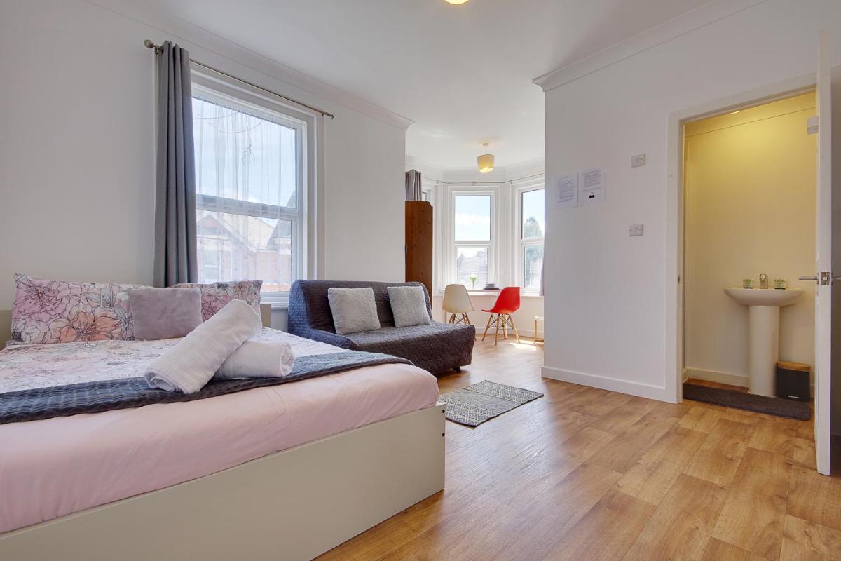 Heron Court Holiday Apartments - Housity