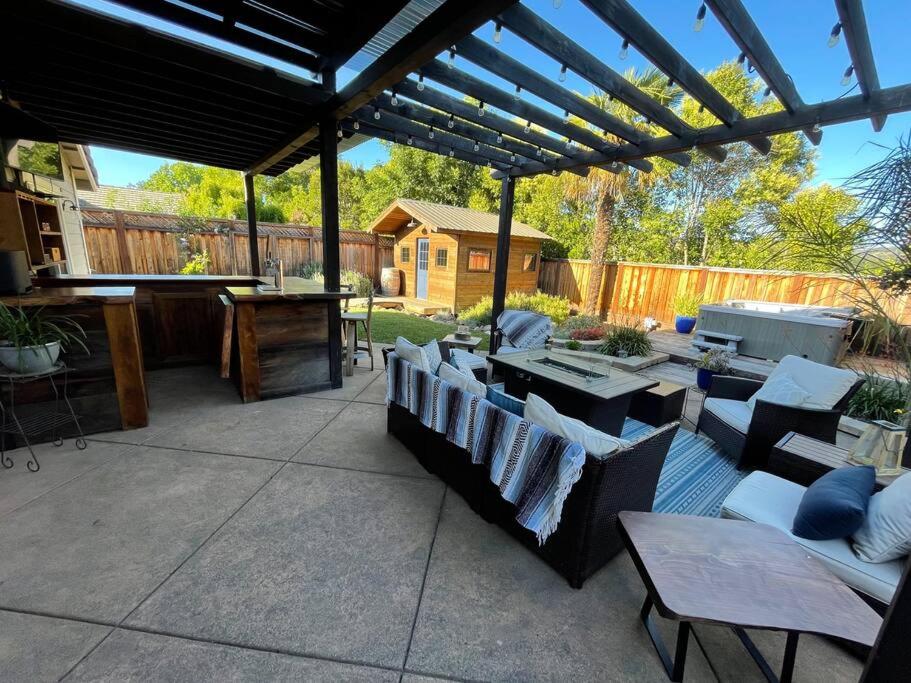 Wine Country Backyard Delight - Housity