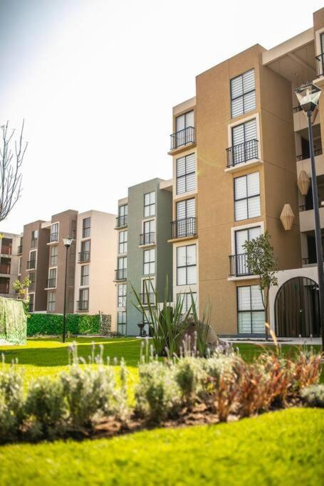 HERMOSO CONDOMINIO EN TLAQUEPAQUE - Housity
