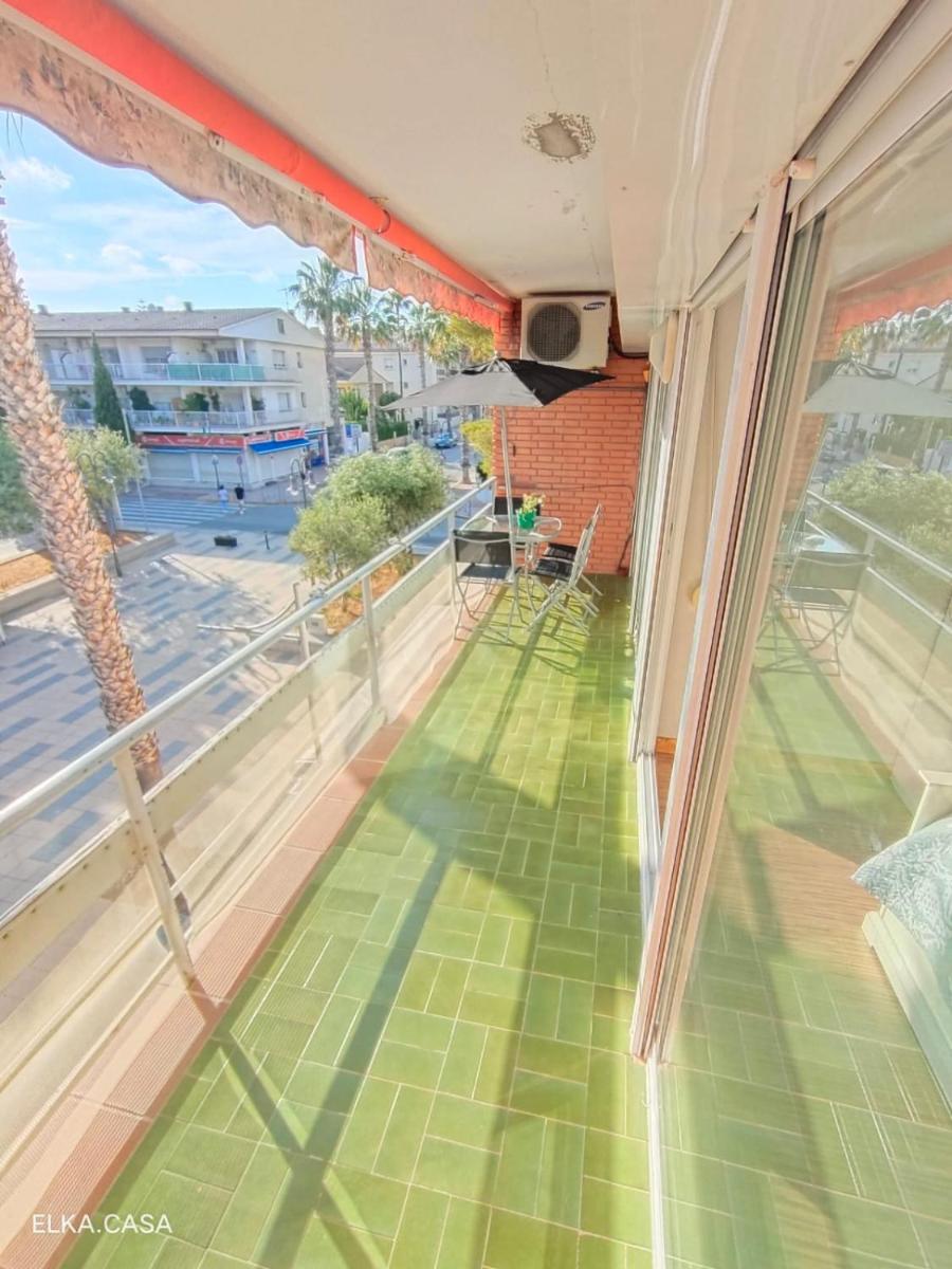 APARTAMENTO MUY LUMINOSO EN SEGUNDA LÍNEA DE MAR - Housity