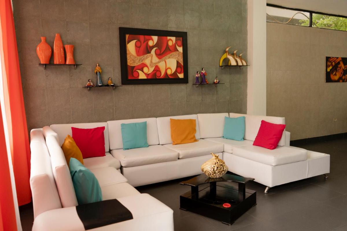 RinaKawsay - ViveViajando HERMOSO Apartamento completamente amoblado en TENA - Housity