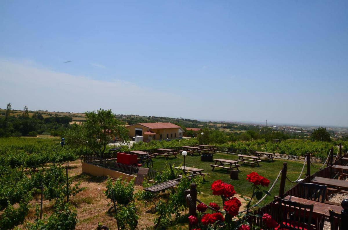 Dessera Vineyards Hotel - Housity