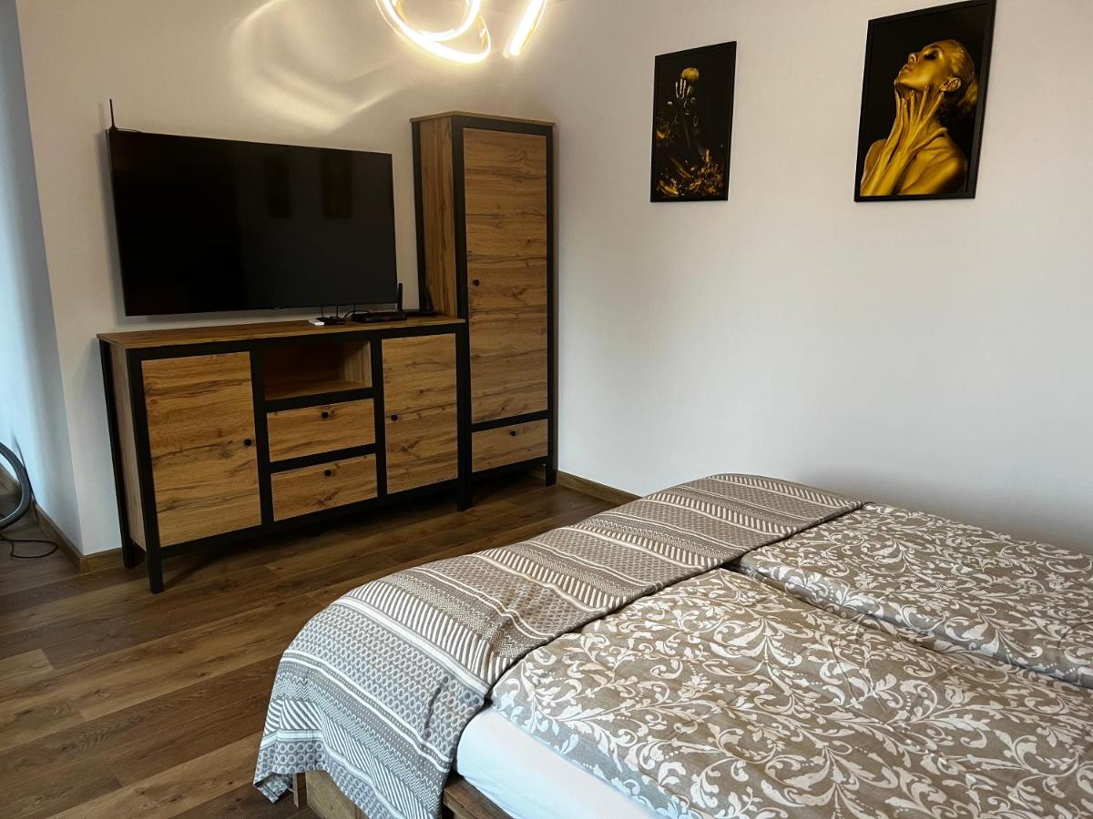 Black Diamond 18 - Housity