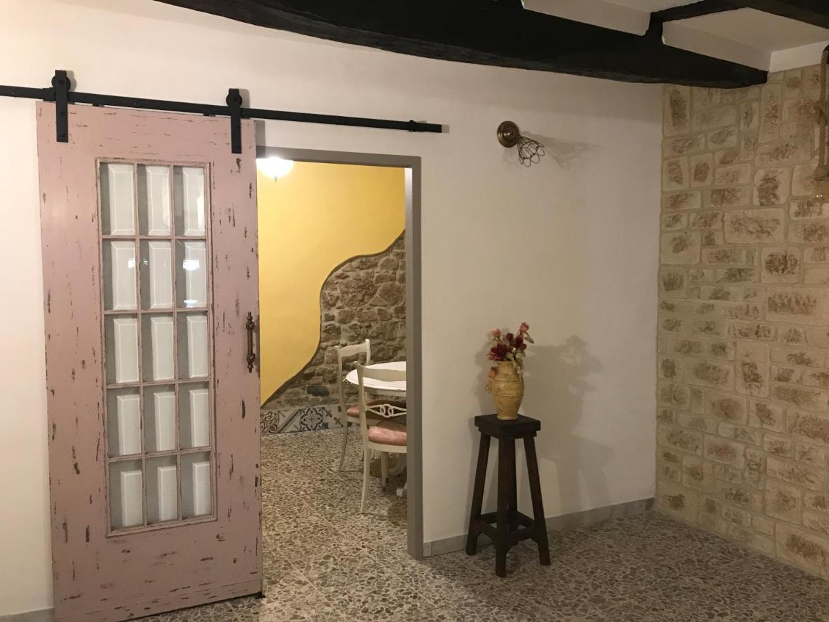 Alloggio per turisti a solo 10 minuti dal mare - Housity