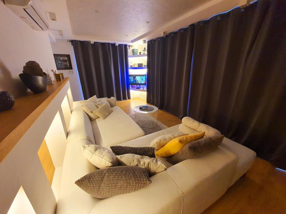Penthouse Lux - Housity