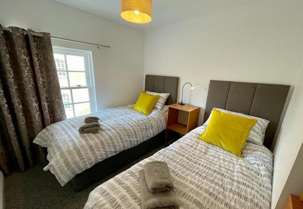 The Knots-Spacious 3 bedroom apartment in Bridport - Housity