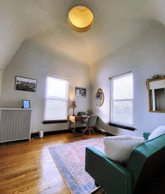 Vintage Charm, E. Eng. Village, 10mins to Dt. Det. - Housity