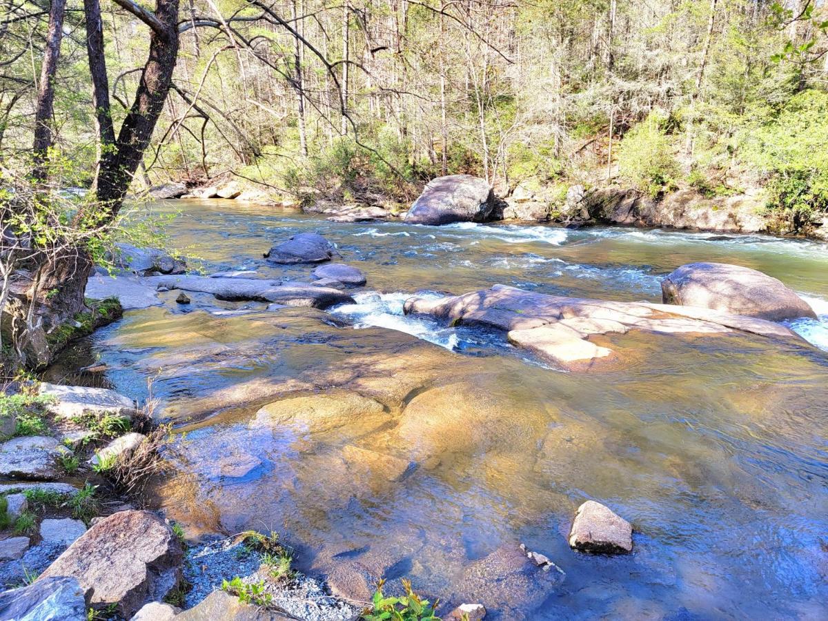 LUXURY CABIN WITH WATERVIEW AND PRIVACY, hiking - Housity