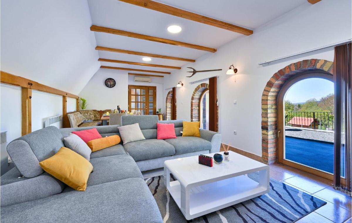 Beautiful Home In Ljubescica With Wifi - Housity