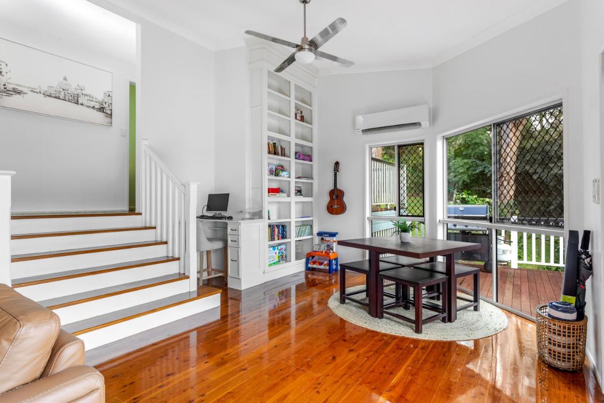 Tree House Toowoomba - Peace & Quiet in tree tops - Housity