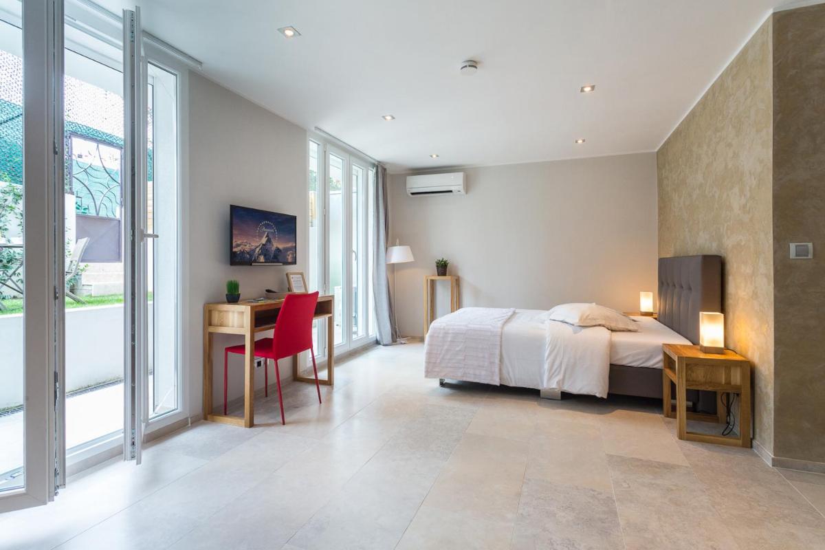 Villa Velvet - Housity