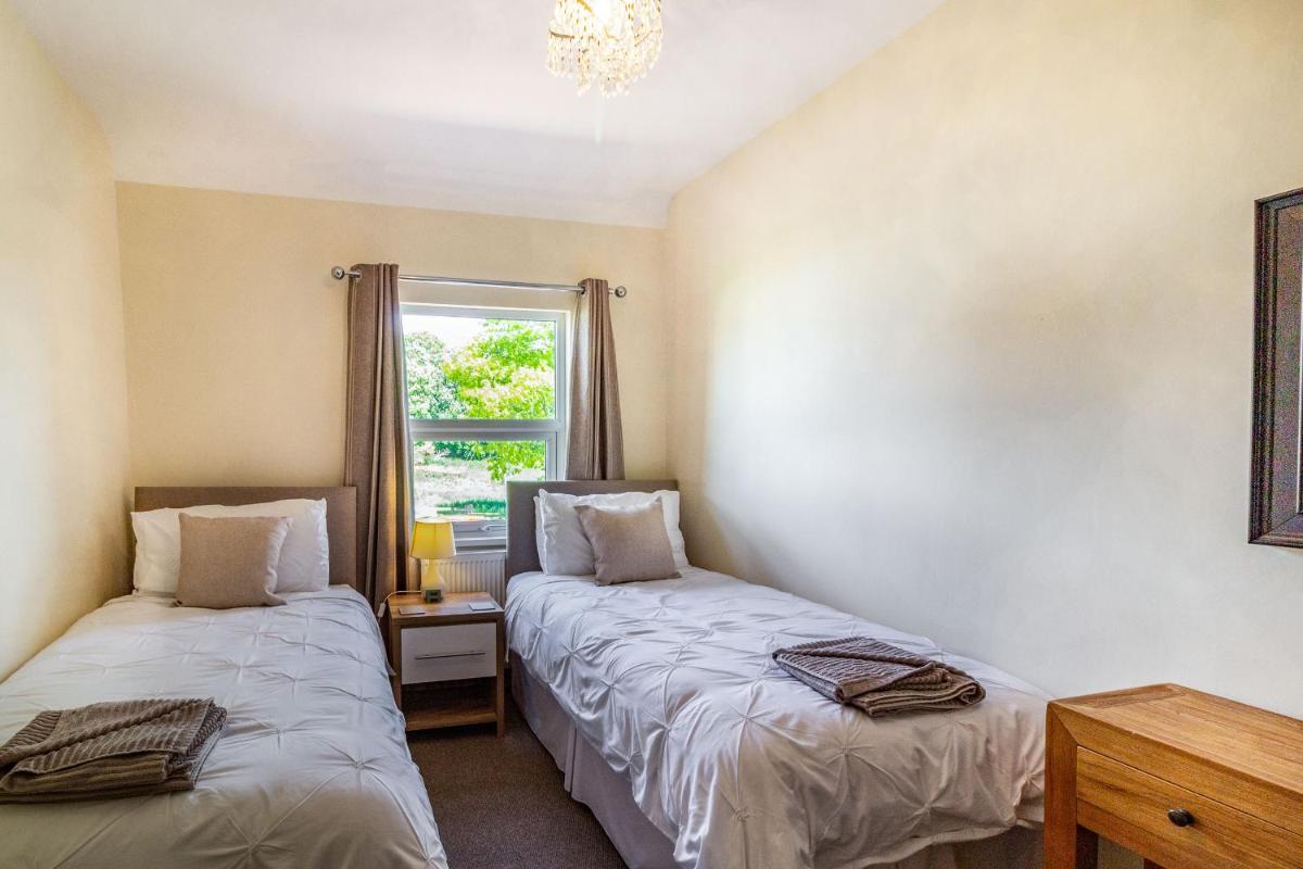 2 Stanley Villas - Housity