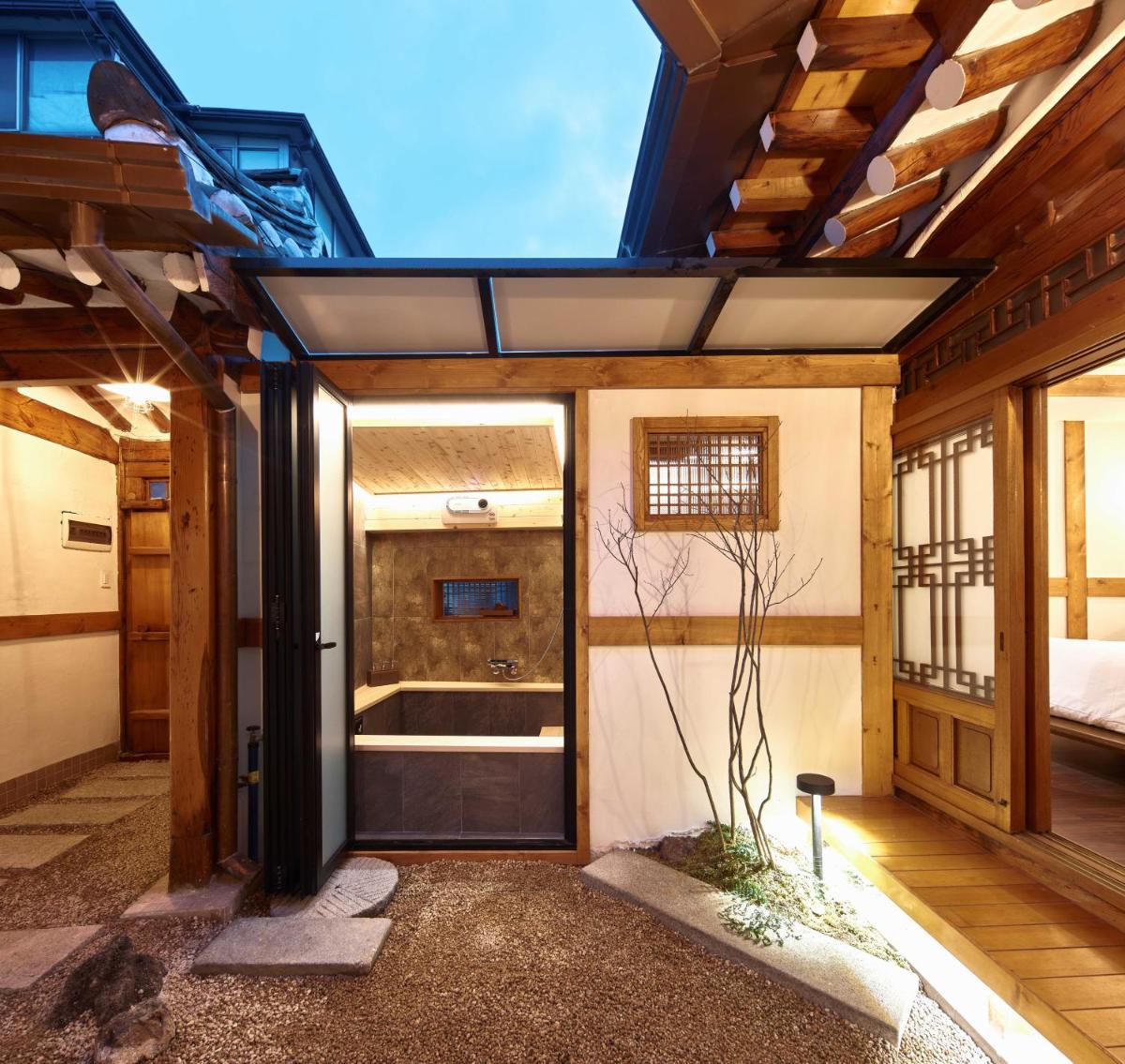 Heritage Courtyard - Housity