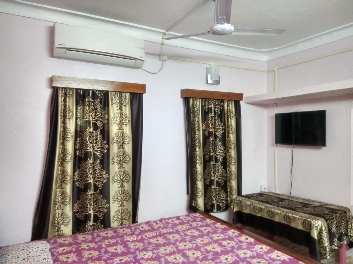 Roy Guest House - Housity