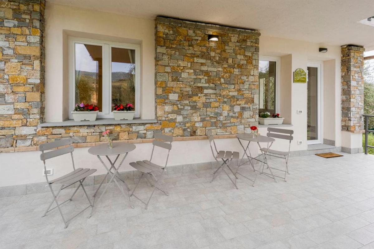 Gli Ulivi Rooms And Breakfast - Housity