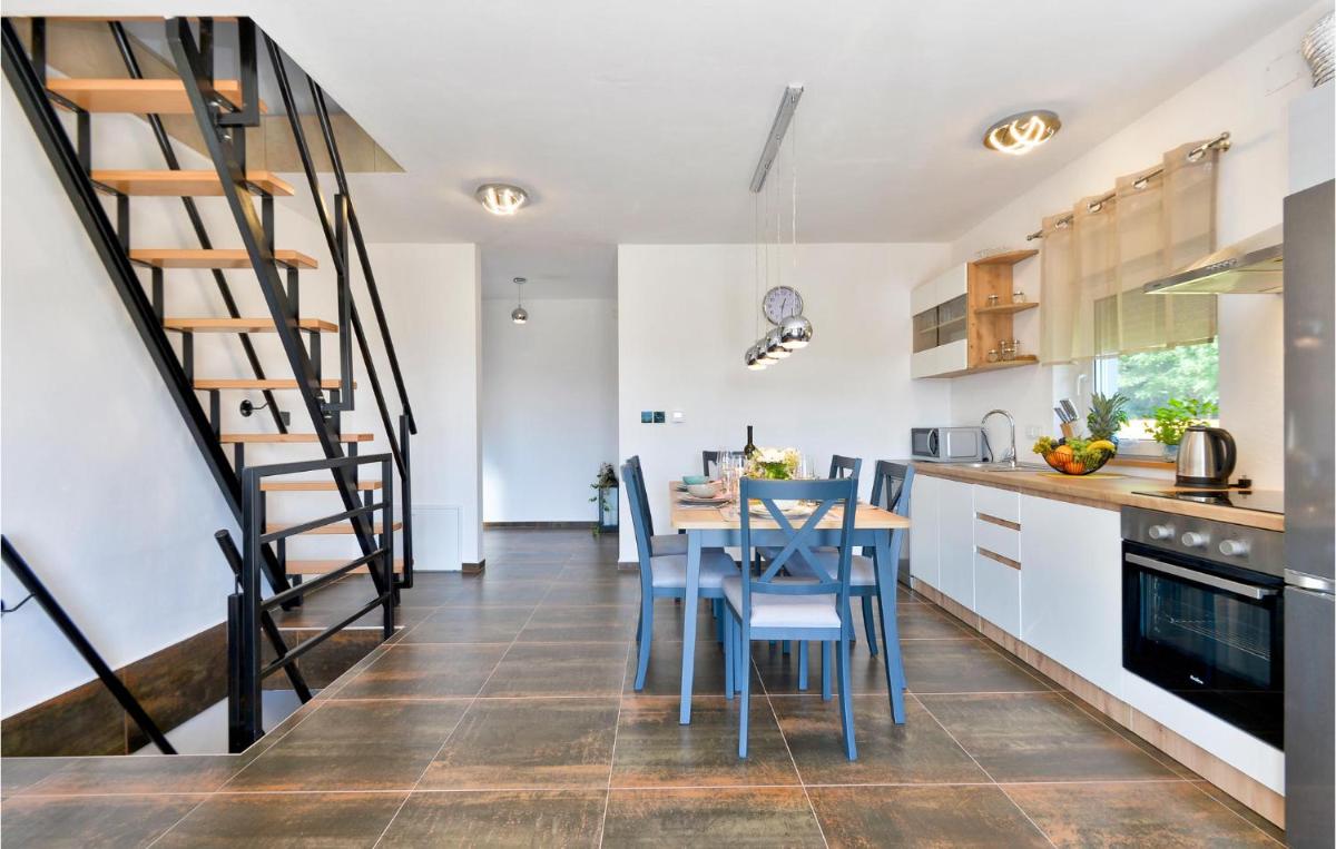 Cozy Home In Varazdinske Toplice With Sauna - Housity