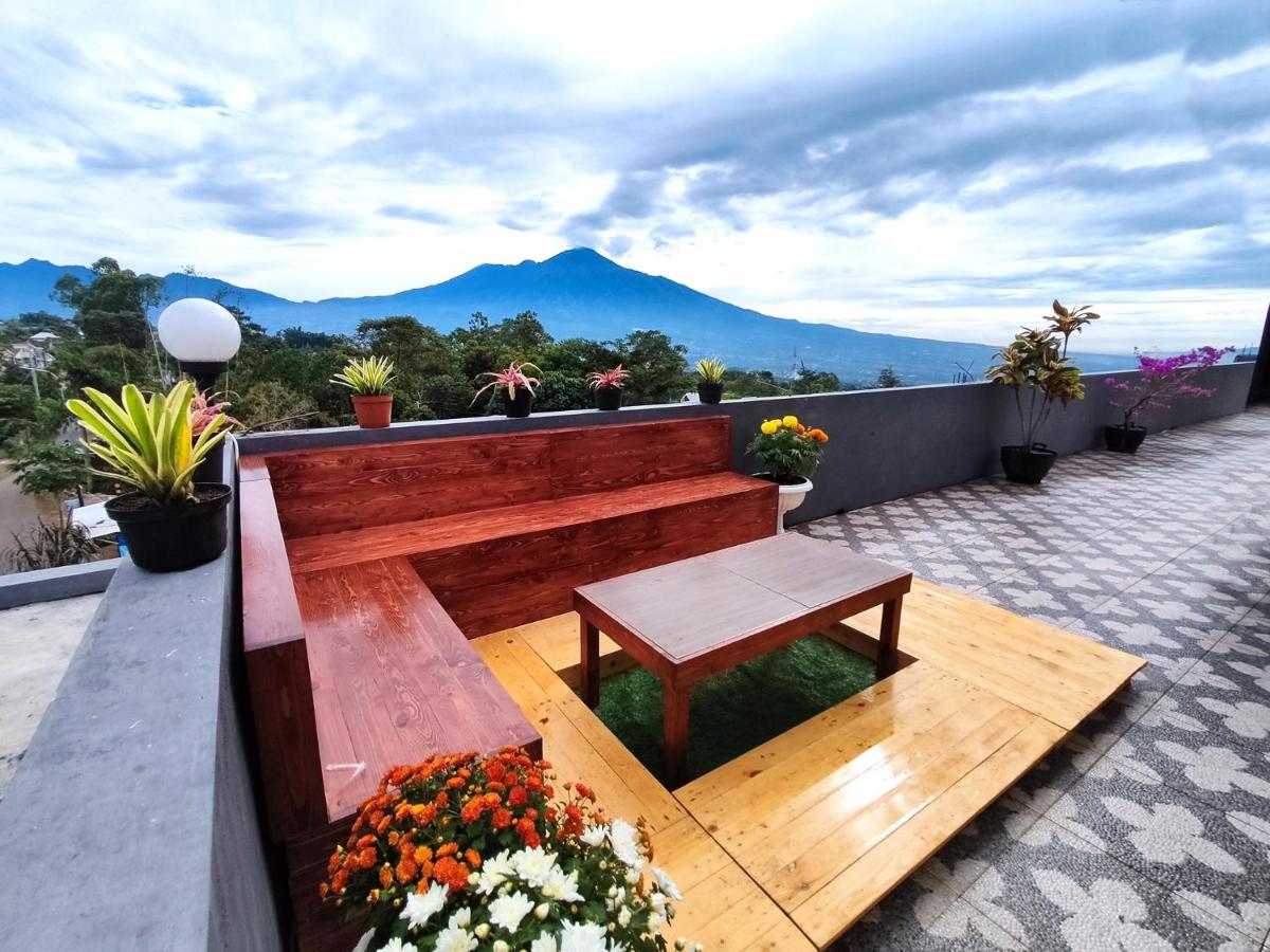 Villa Indika Private Pool Kota Batu - Housity