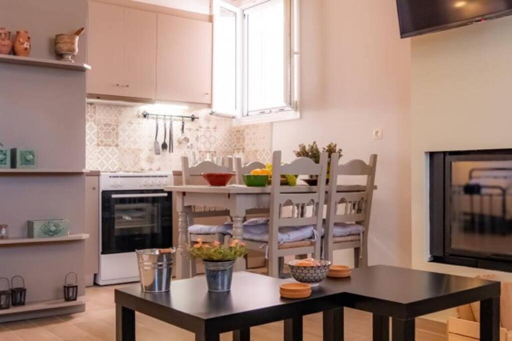Aggelakis House - Housity