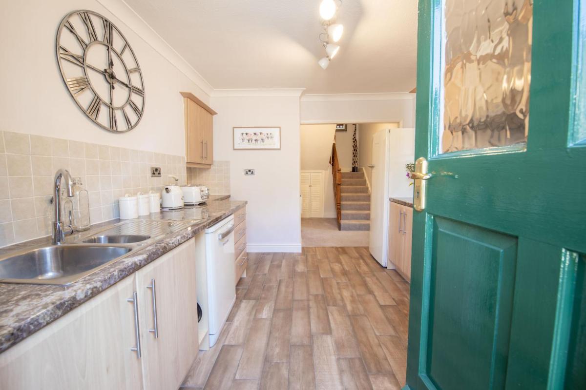 Brook House - Housity