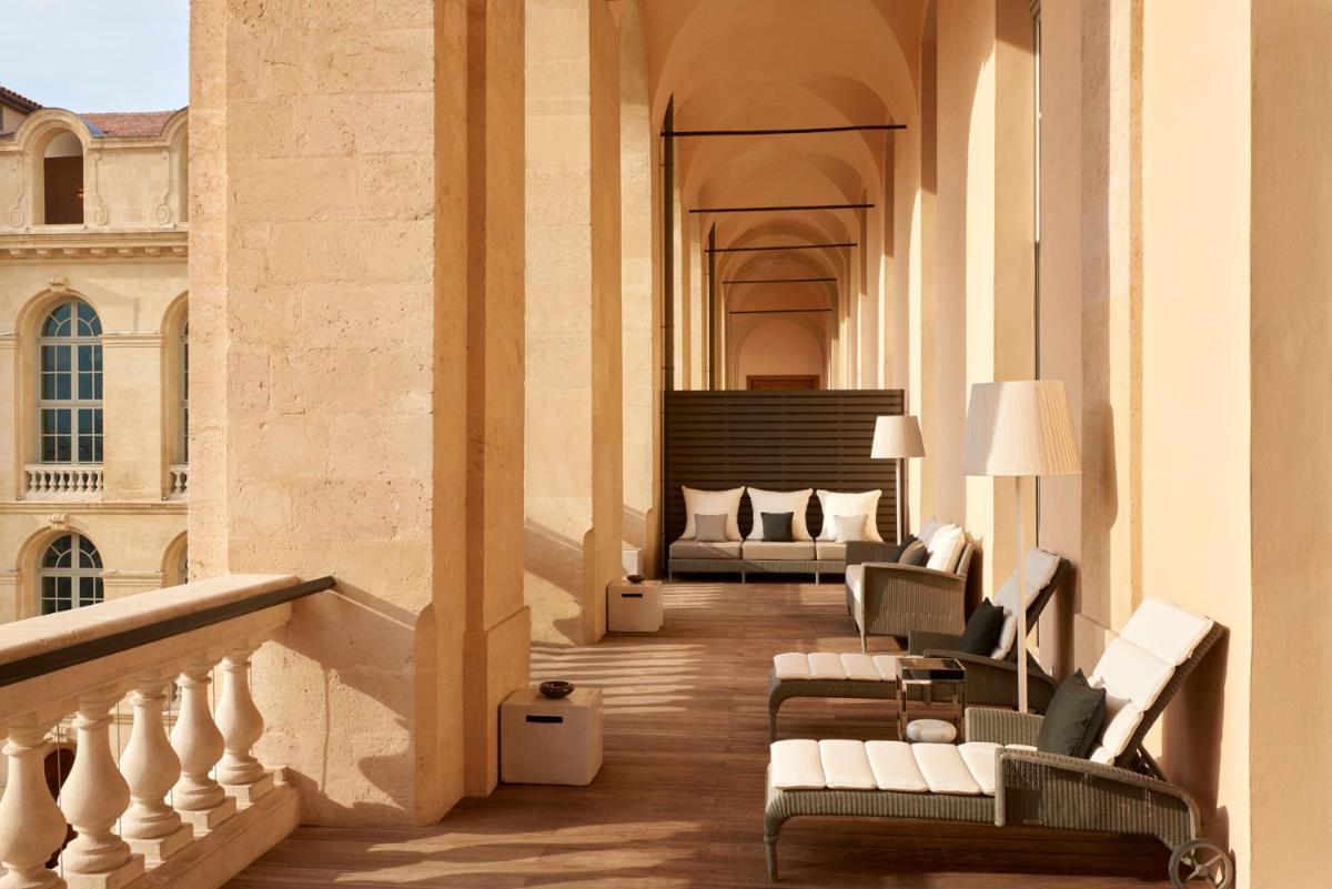 Coin salon dans l'établissement InterContinental Marseille - Hotel Dieu by IHG