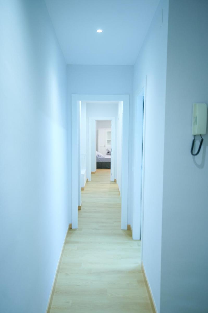 Pretty town hall apartment - Housity