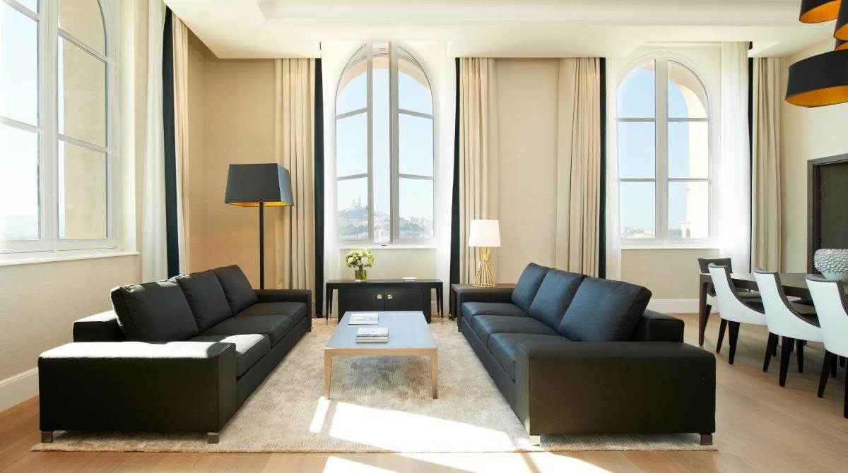 Coin salon dans l'établissement InterContinental Marseille - Hotel Dieu by IHG