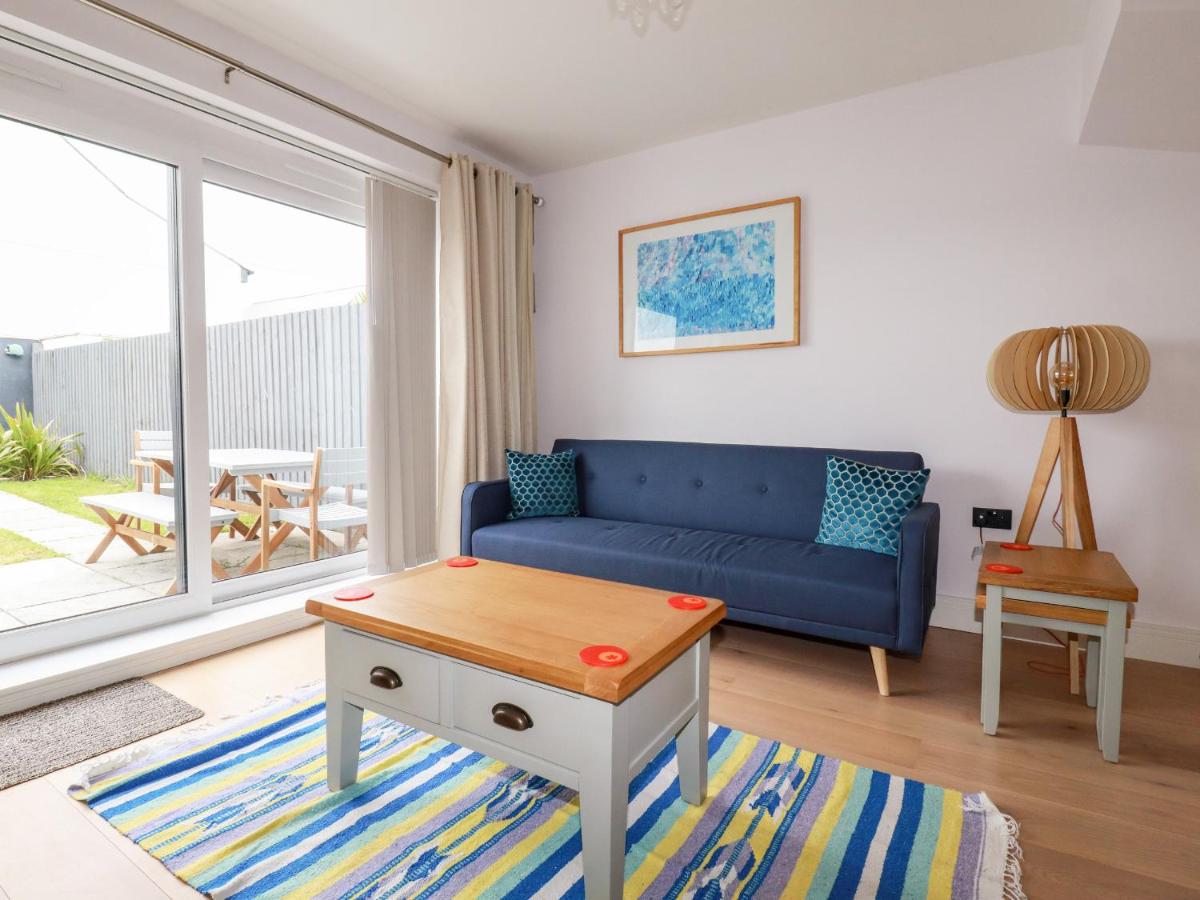 6 Ocean Heights - Housity