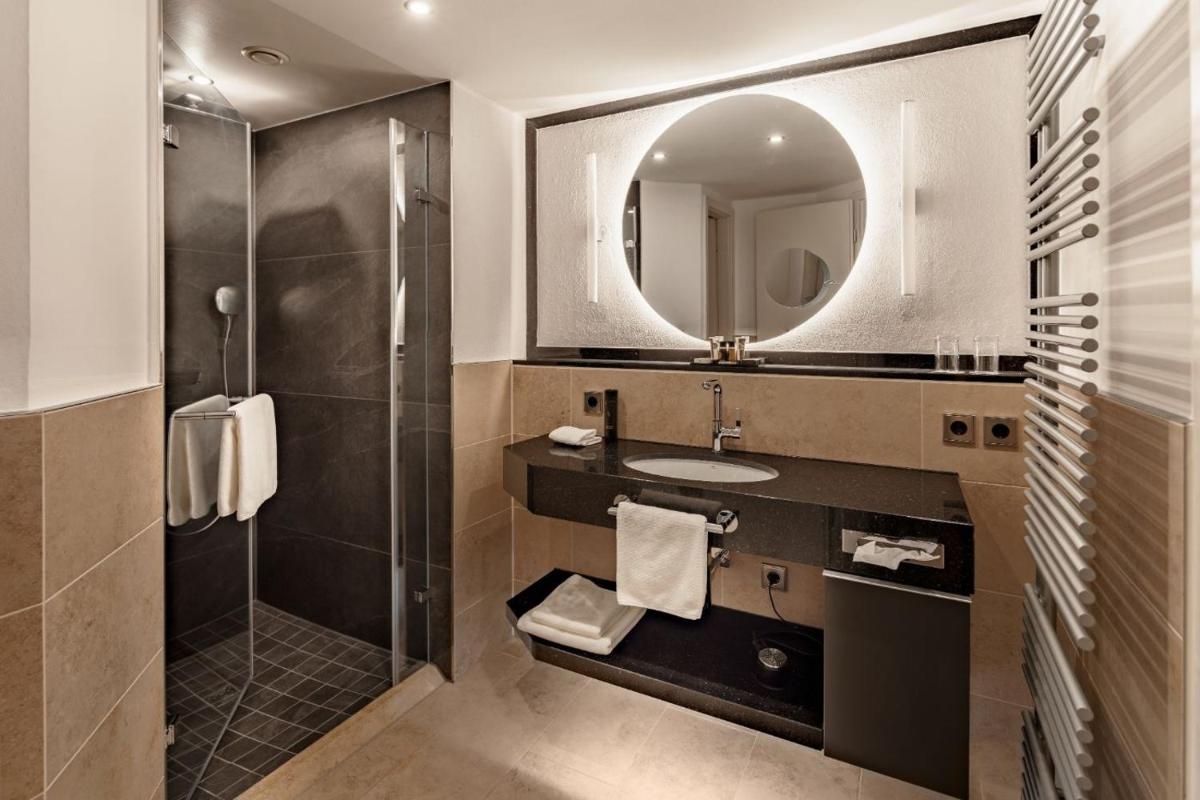 Ein Badezimmer in der Unterkunft Burghotel Staufeneck