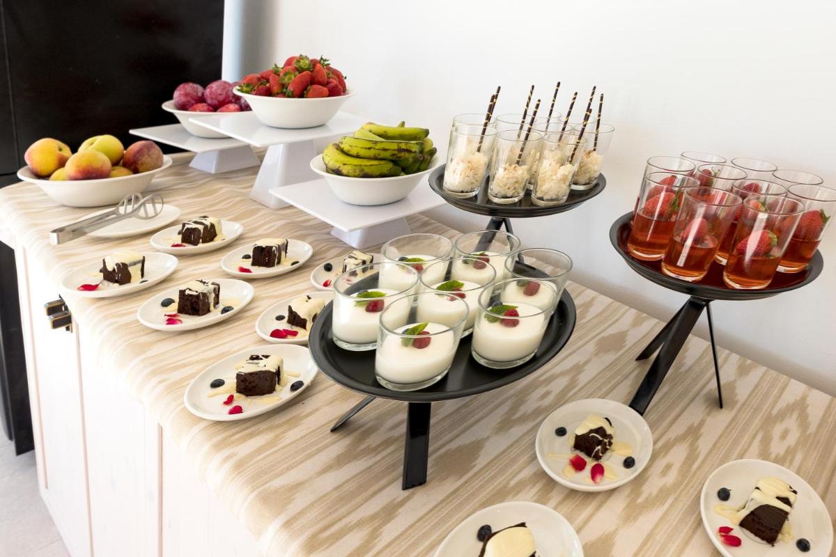 Comida en o cerca de este hotel
