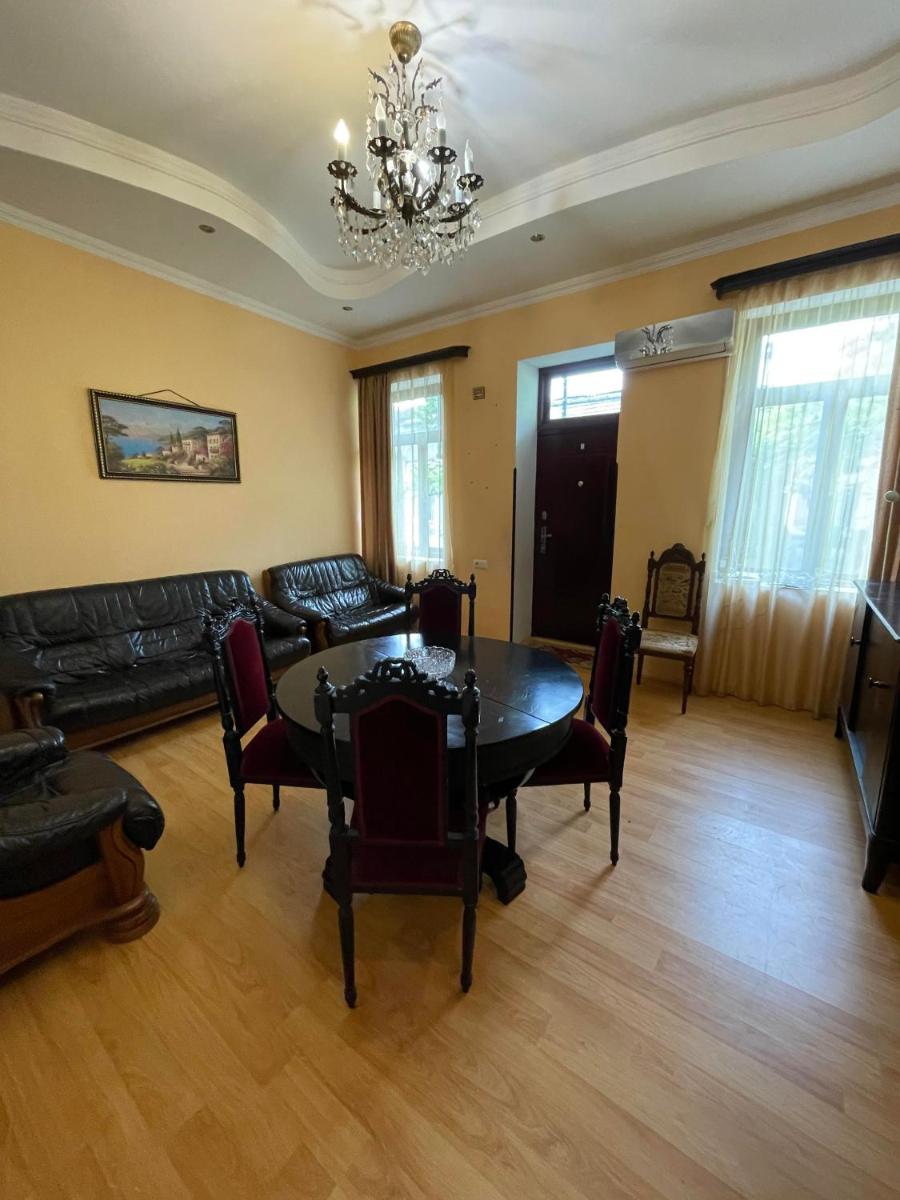 Suitetrails - Downtown Gaponovi Apartment