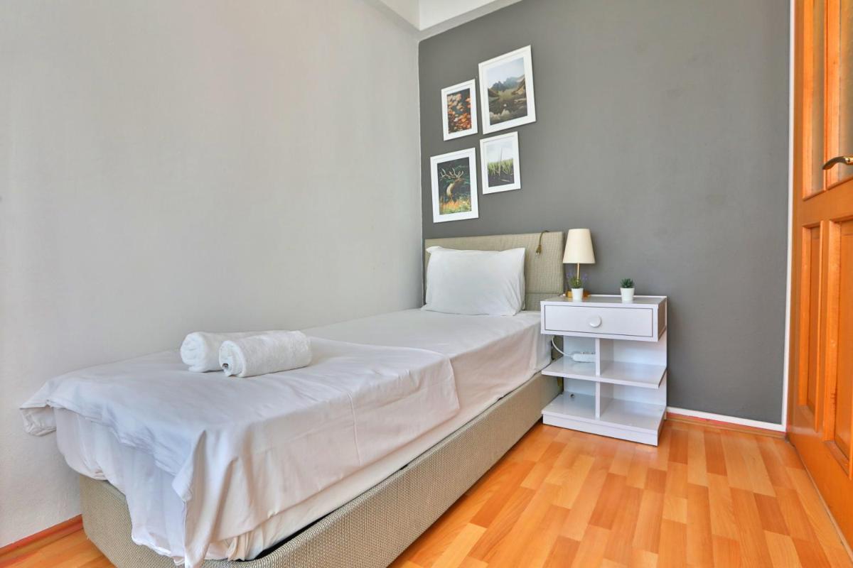Chic and Convenient Apartment Surrounded in Beyoglu - Housity