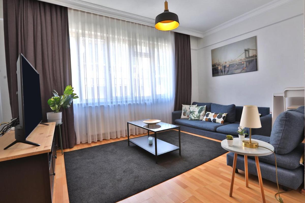 Chic and Convenient Apartment Surrounded in Beyoglu - Housity