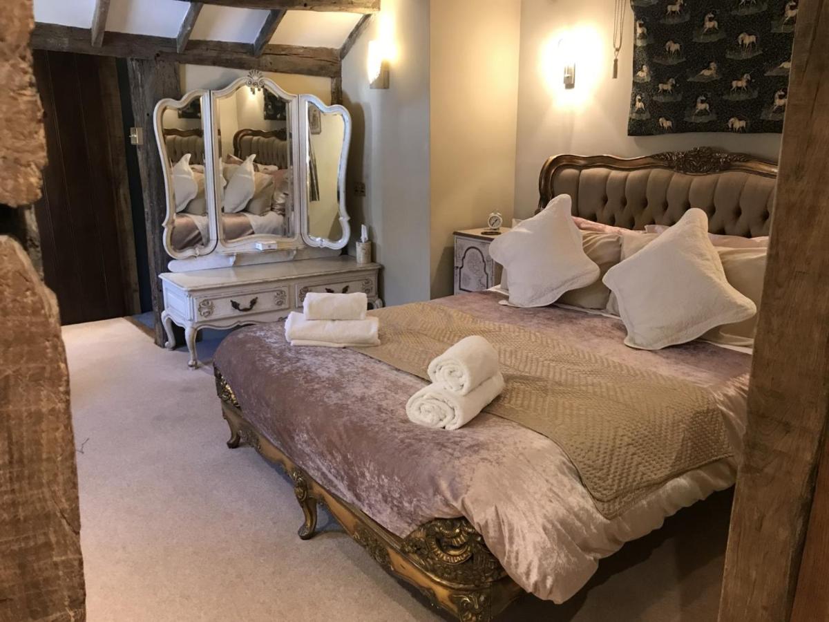 The Chequers Inn - Housity