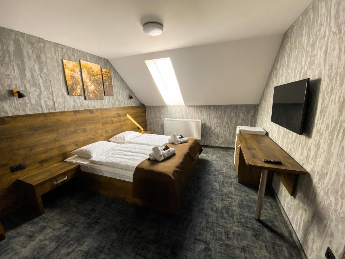 Hotel Petra - Housity