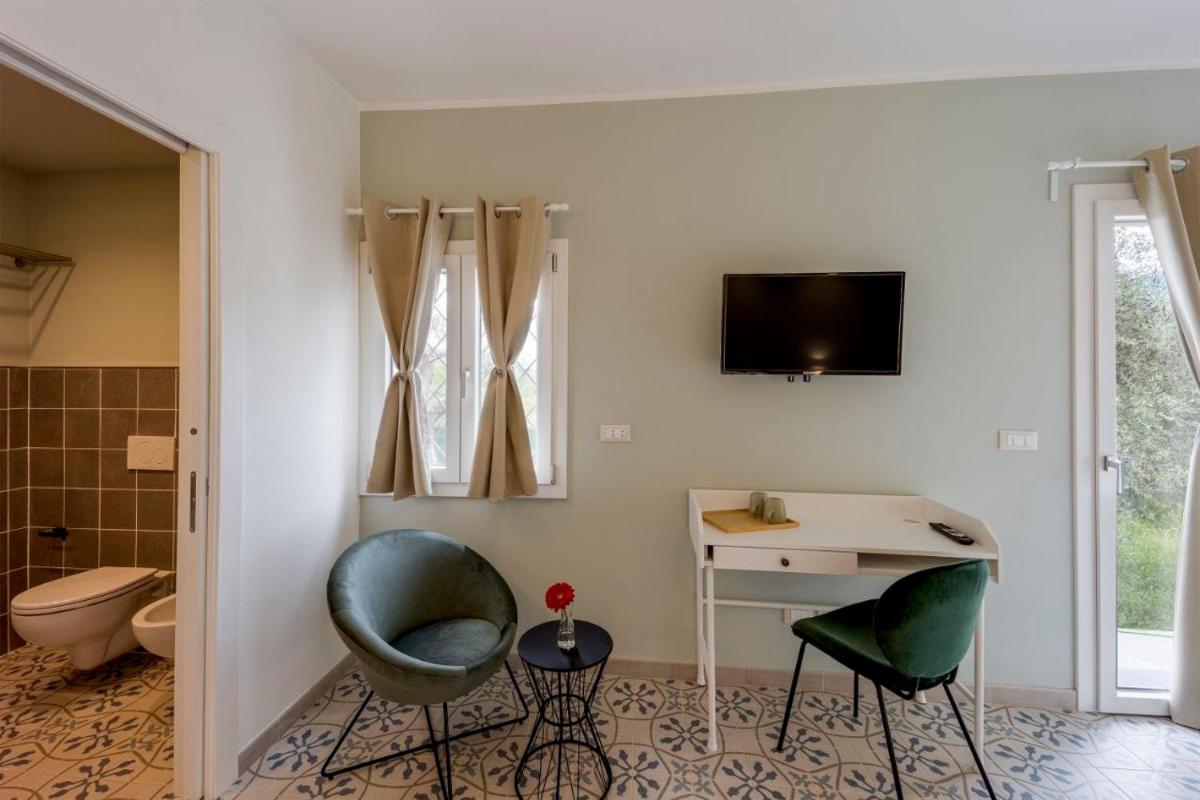 Gli Ulivi Rooms And Breakfast - Housity