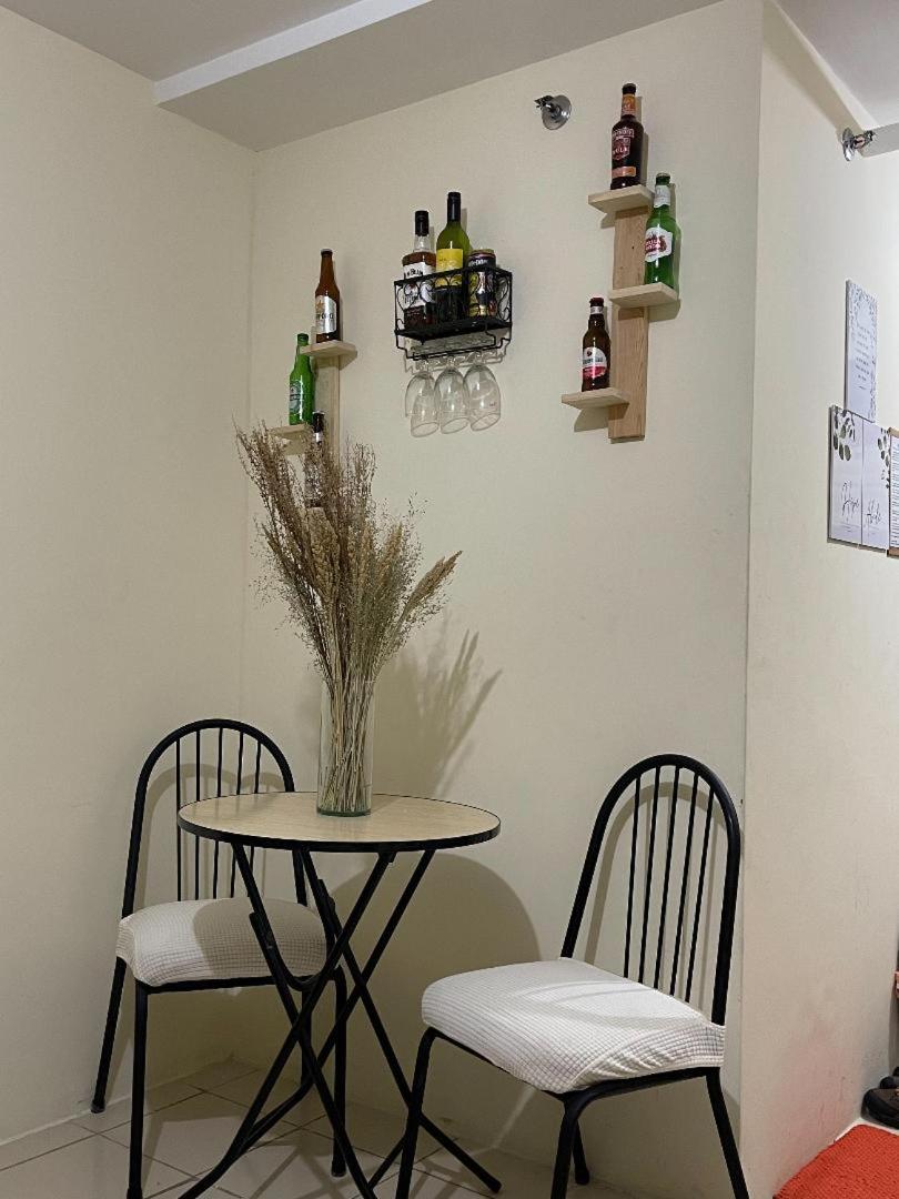Urban Deca Homes Manila Rustic Cozy Staycation - Hizvo