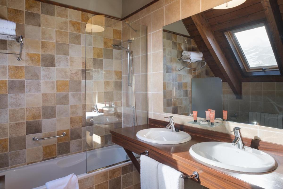 Un baño de Snö Aragon Hills