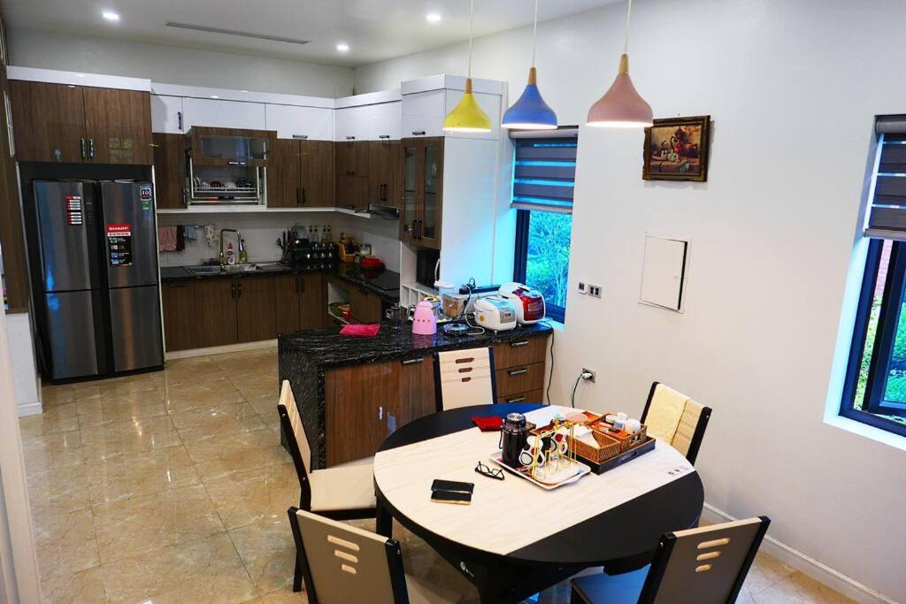 5 Bedrooms Hanoi Get Away Villa With Lake & Mountain View - Housity