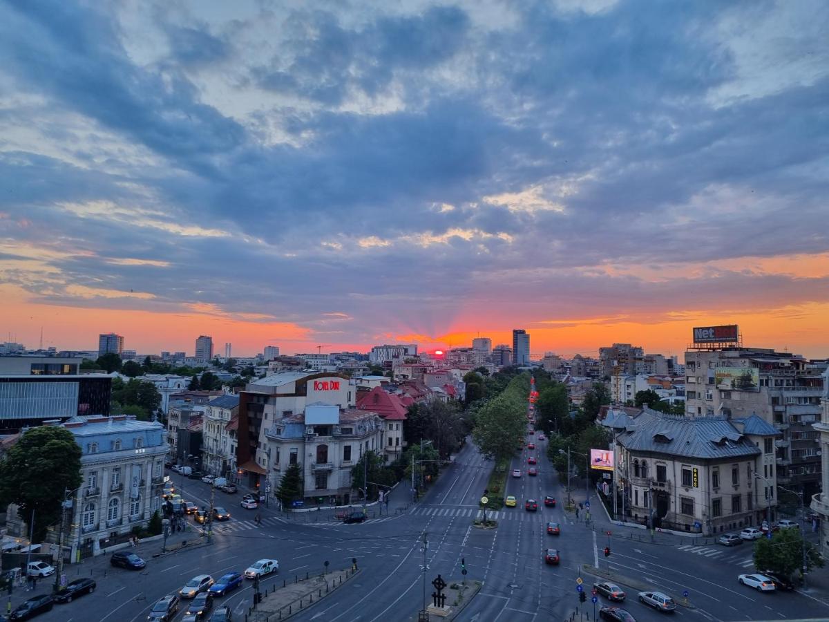 Golden Studio- Panoramic View with Terrace - Housity