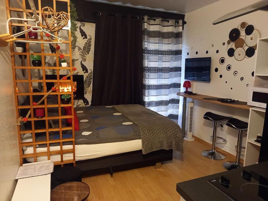 Charmant Studio - Housity